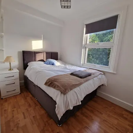 Cosyhomestay Evesham Spacious Home W/Free Parking & Wifi Exterior photo