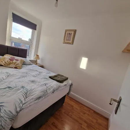 Cosyhomestay Evesham Spacious Home W/Free Parking & Wifi Exterior photo