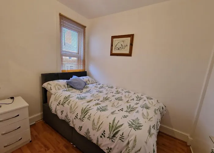 Cosyhomestay Evesham Spacious Home W/Free Parking & Wifi