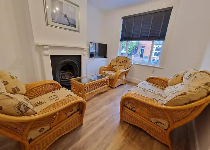 Cosyhomestay Evesham Spacious Home W/Free Parking & Wifi