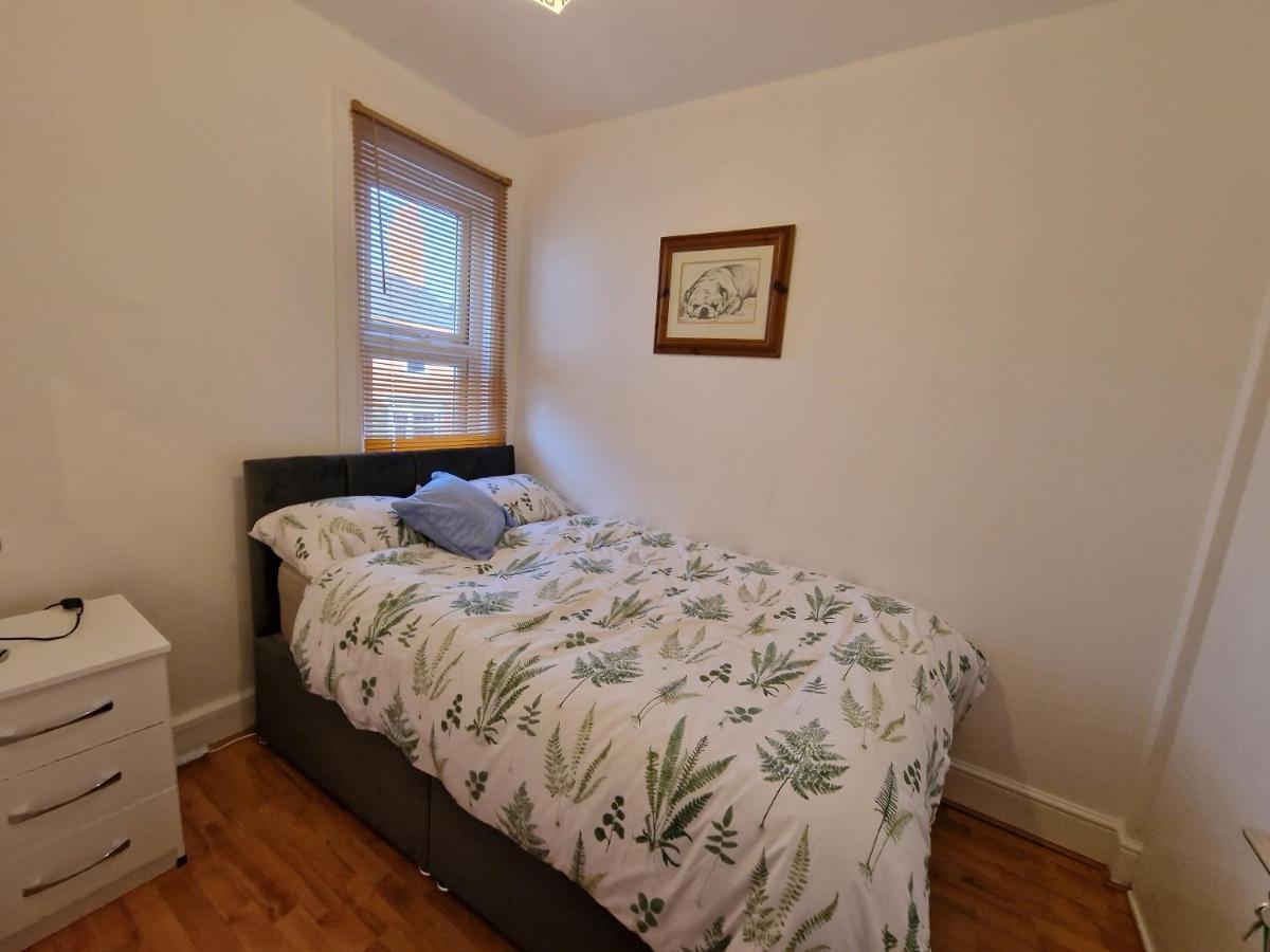 Cosyhomestay Spacious W/free Parking & Wifi Holiday home Evesham