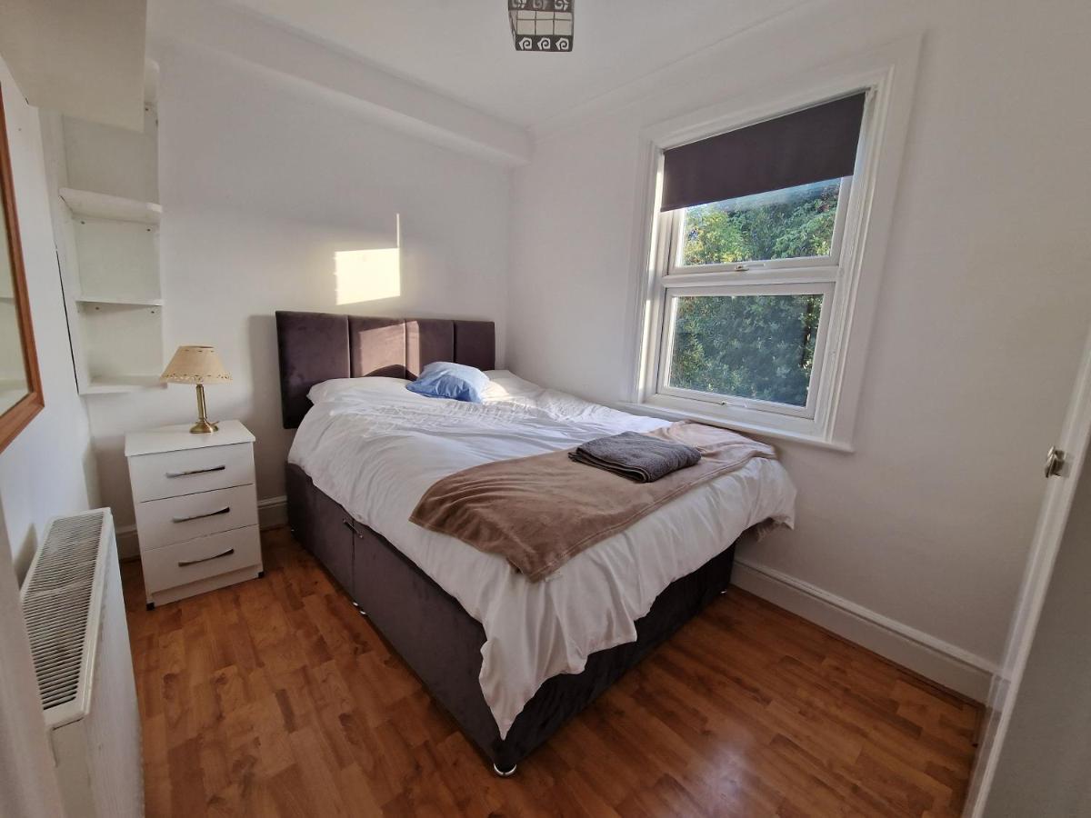 Cosyhomestay Spacious W/free Parking & Wifi *