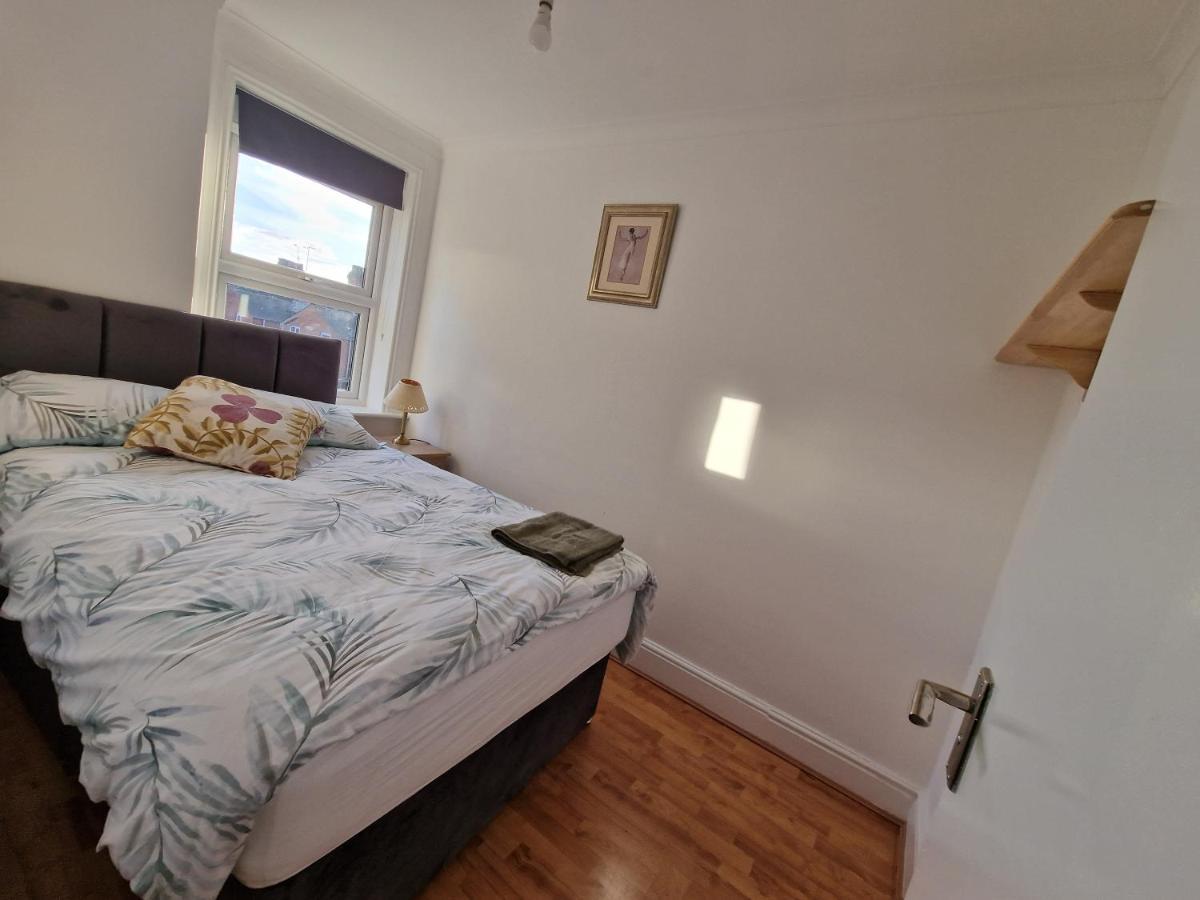 Cosyhomestay Spacious W/free Parking & Wifi Holiday home